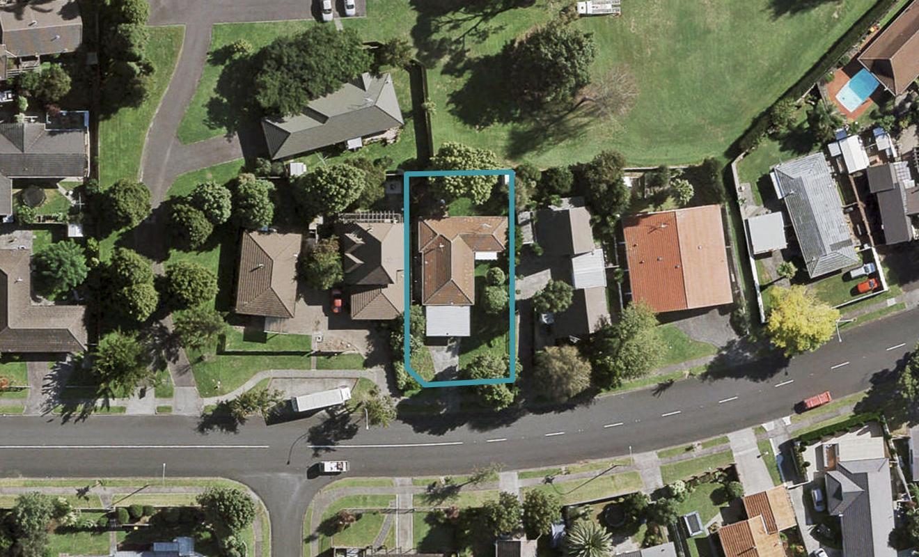 19 Walter Strevens Drive, Conifer Grove, Takanini - Carousel 1