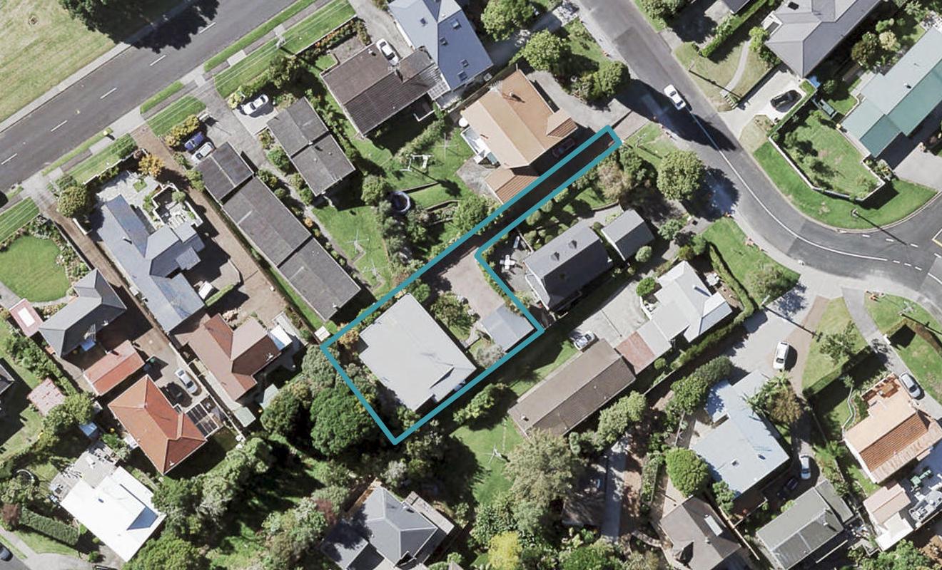 5 Luplau Crescent, Cockle Bay, Auckland - Carousel 1