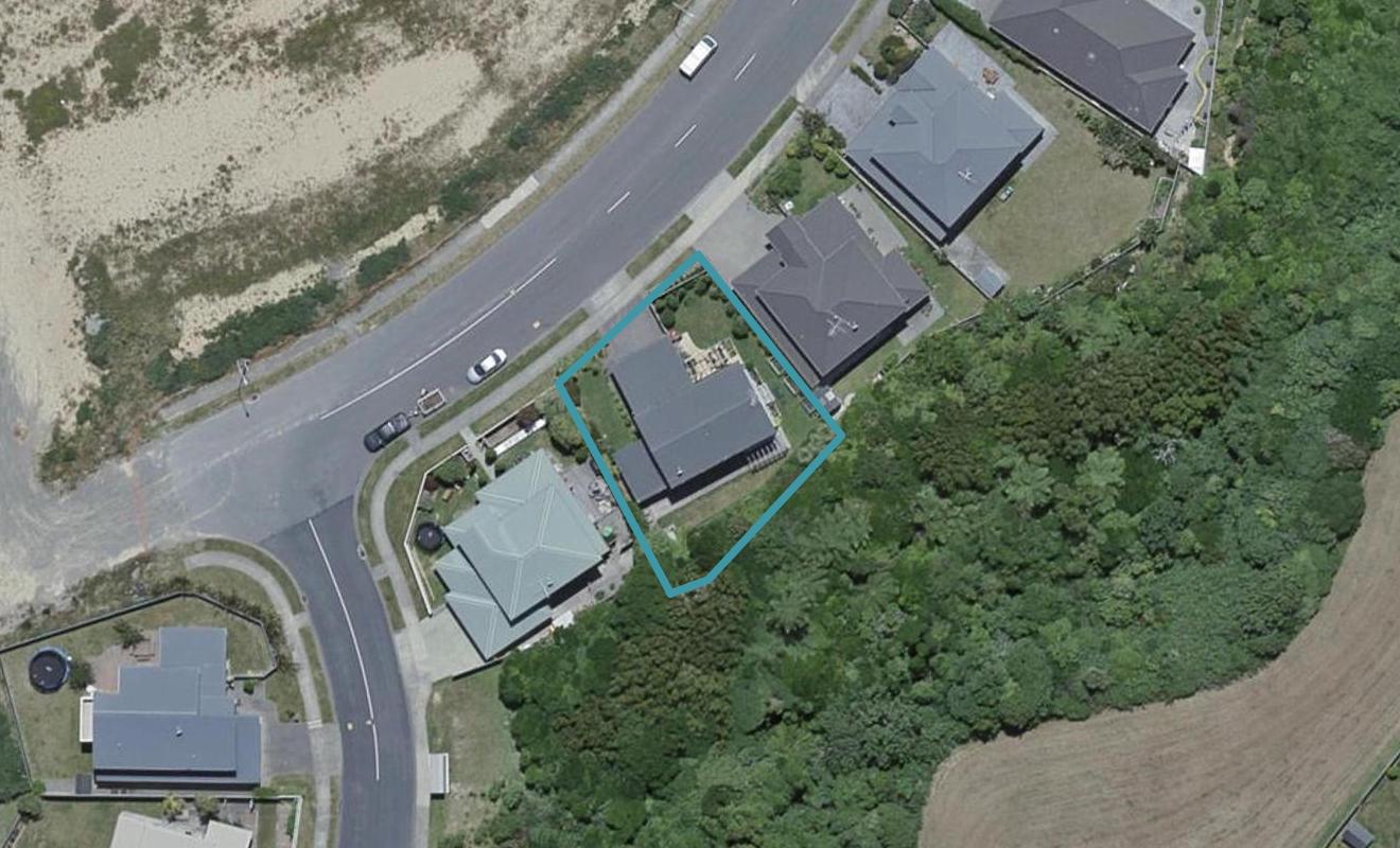 221 Westchester Drive, Churton Park, Wellington - Carousel 1