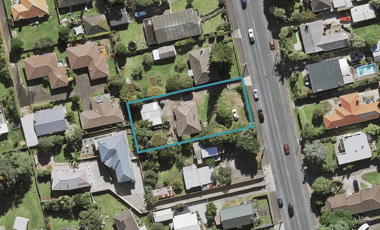 56 Coronation Road, Mangere Bridge, Auckland - Carousel 1