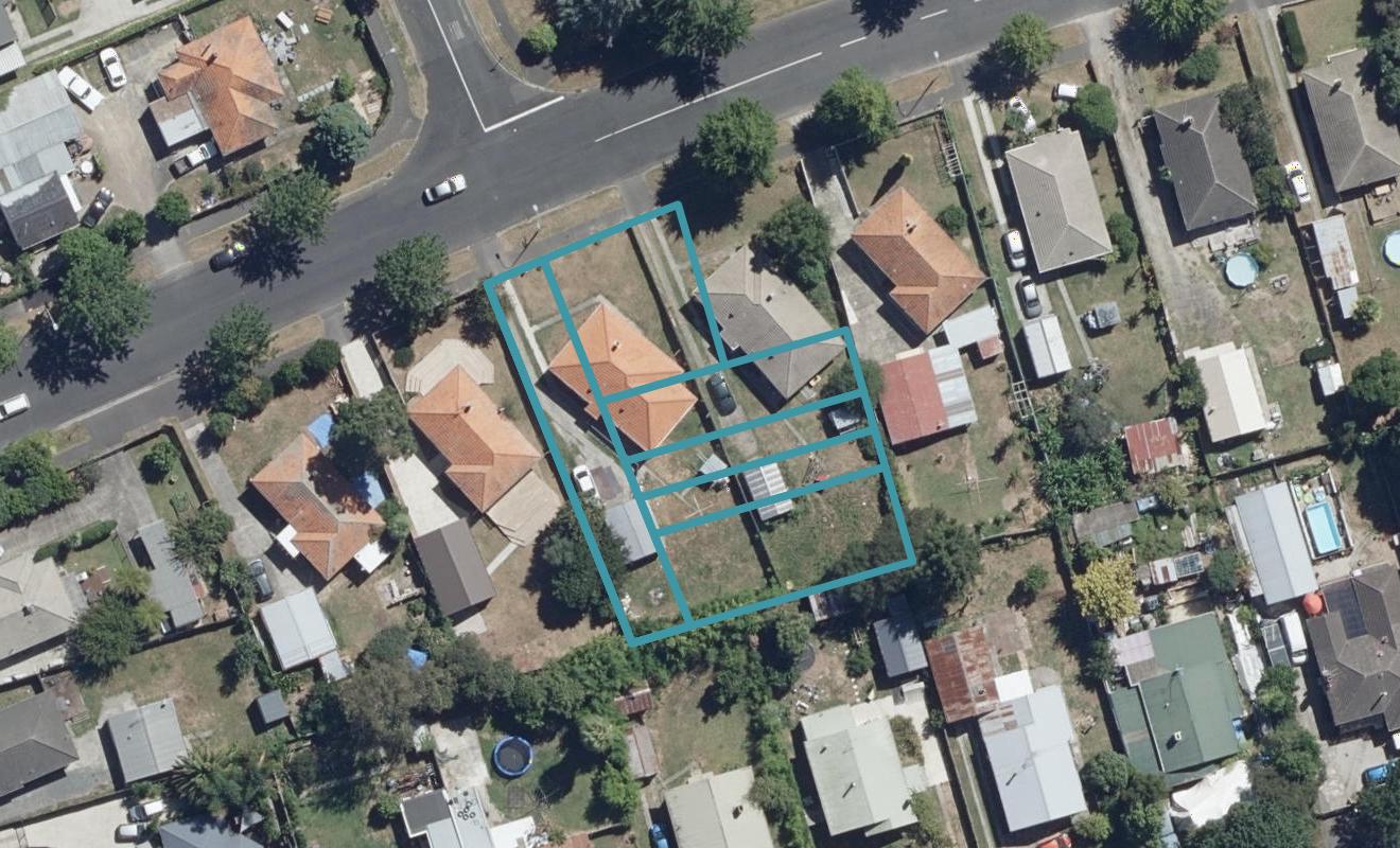 2/16 Holland Road, Fairfield, Hamilton - Carousel 1