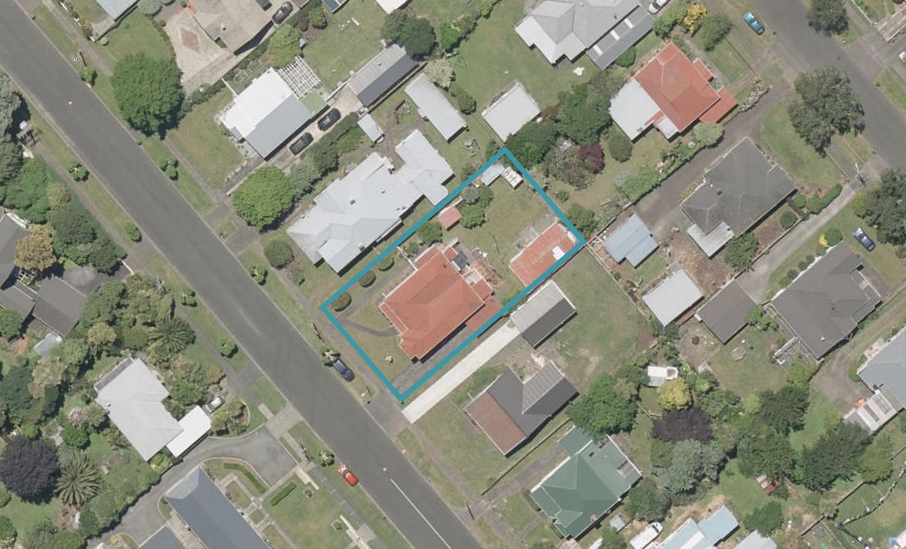 17 Helmore Street, Whanganui East, Whanganui - Carousel 1