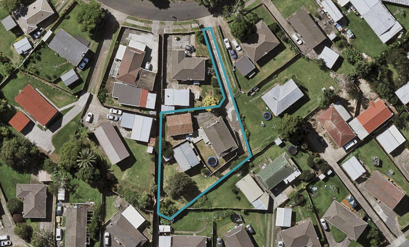 16 Desmond Place, Otara, Auckland - Carousel 1