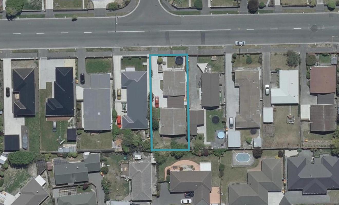 17B Queenspark Drive, Parklands, Christchurch - Carousel 1