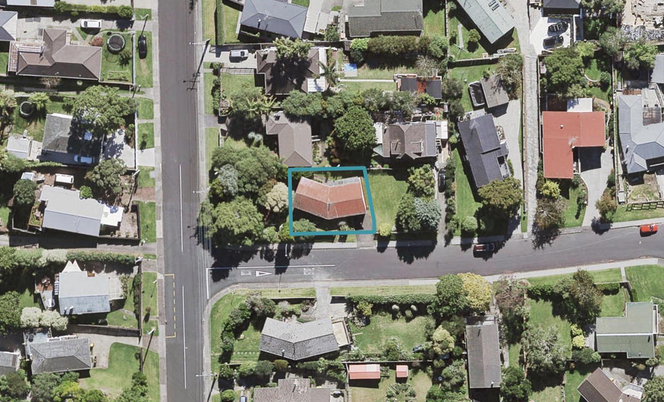 2D CASTLETON Street, Birkdale, Auckland - Carousel 1