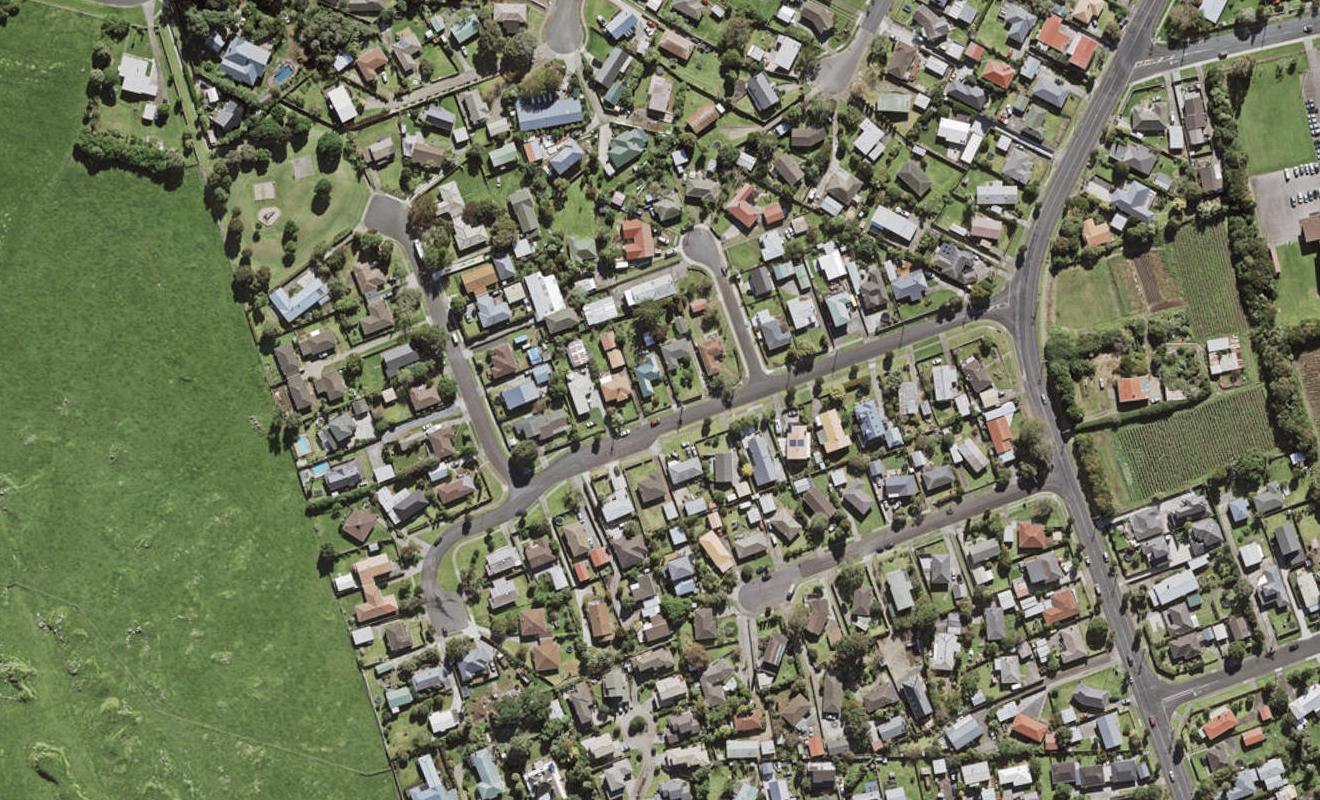 15 Matapouri Road, Mangere Bridge, Auckland - Carousel 1