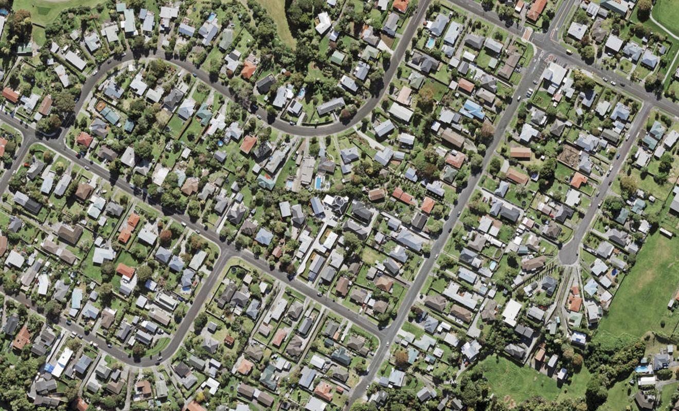 7 Taipari Road, Te Atatu Peninsula, Auckland - Carousel 1