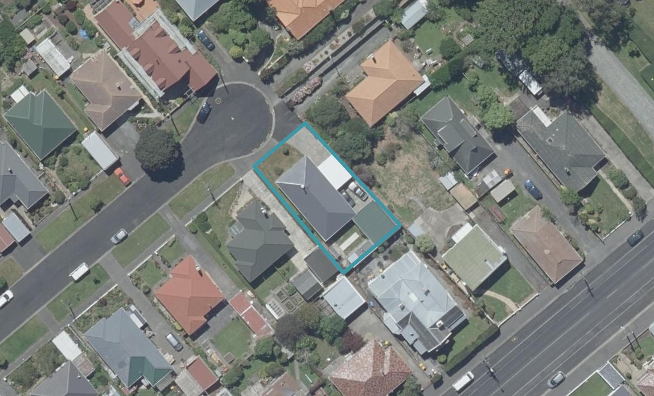 32 Ainslee Place, North East Valley, Dunedin - Carousel 1