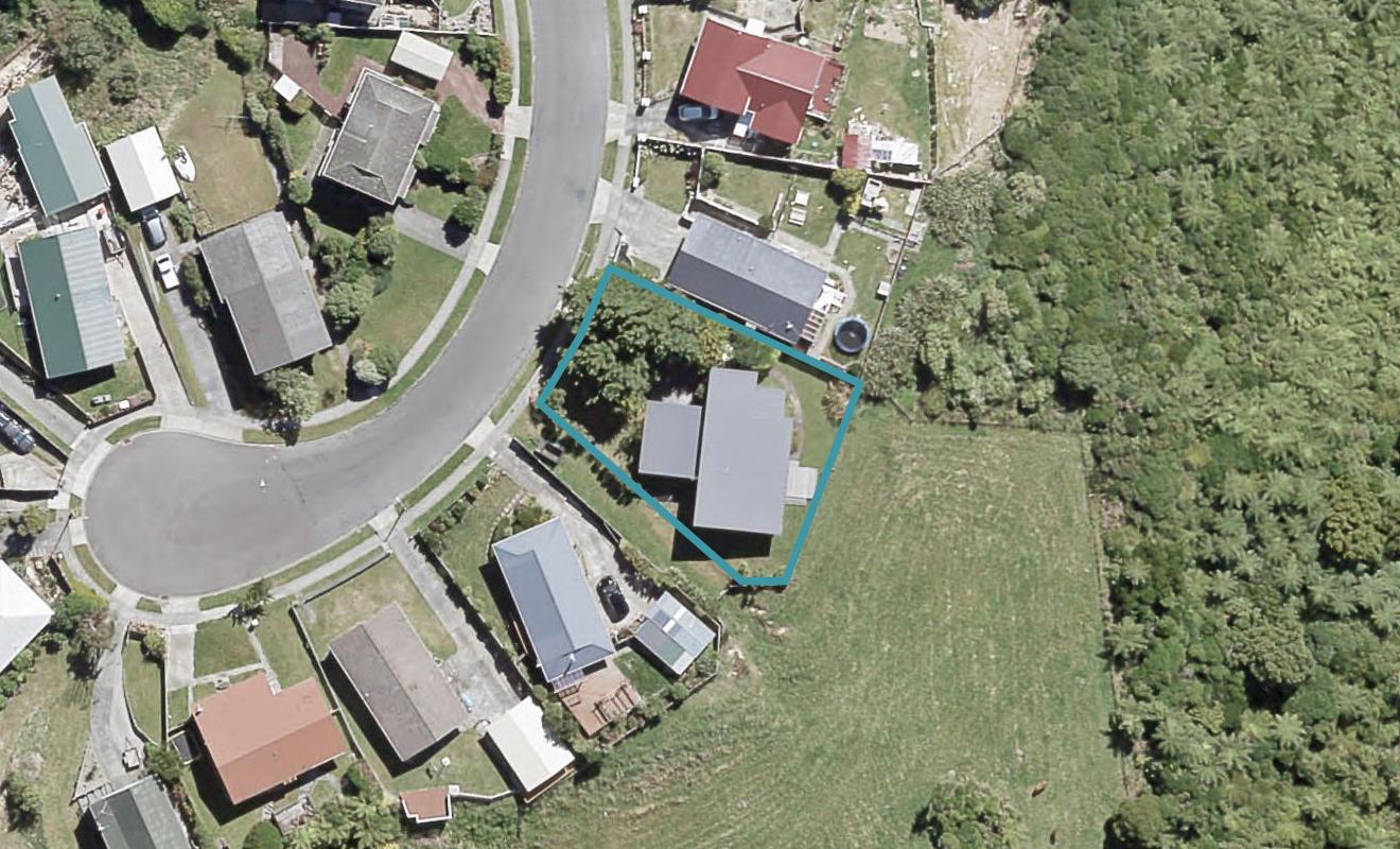 16 Outram Grove, Kelson, Lower Hutt - Carousel 1