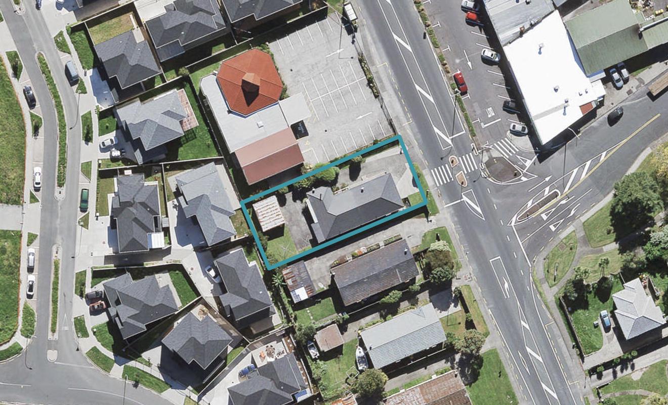 1/134 Te Atatu Road, Te Atatu South, Auckland - Carousel 1