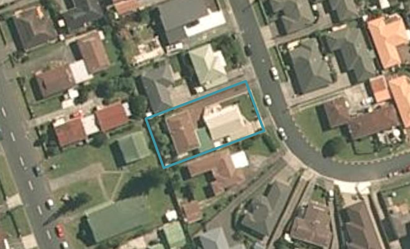 2/18 Edward Avenue, Orewa, Orewa - Carousel 1