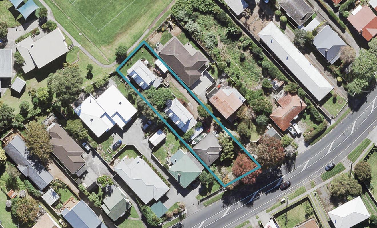 115A Titirangi Road, New Lynn, Auckland - Carousel 1