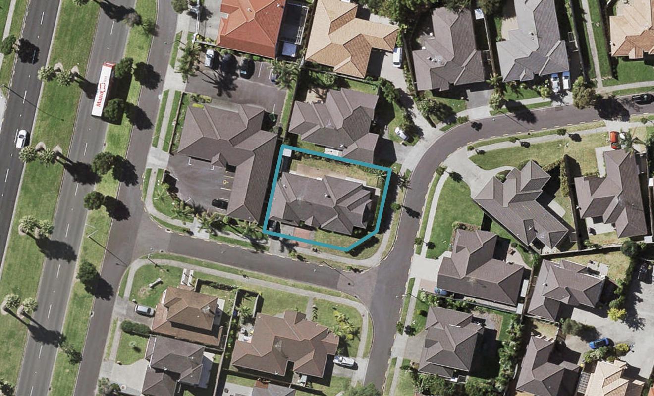 17 Walter Haddrell Crescent, Flat Bush, Auckland - Carousel 1