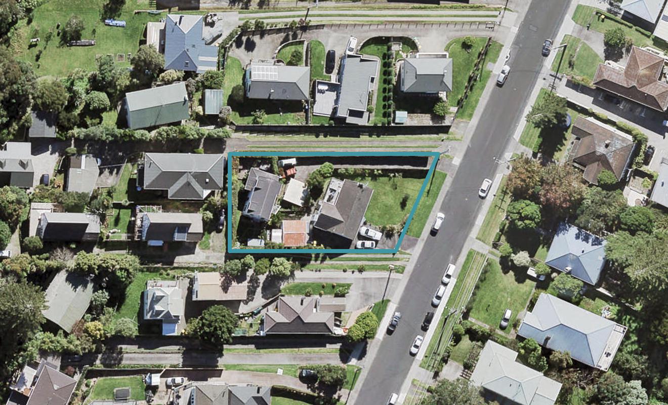 2/20 Verbena Road, Birkdale, Auckland - Carousel 1