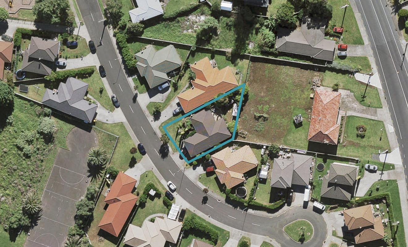 25 Kamaka Road, Mangere Bridge, Auckland - Carousel 1