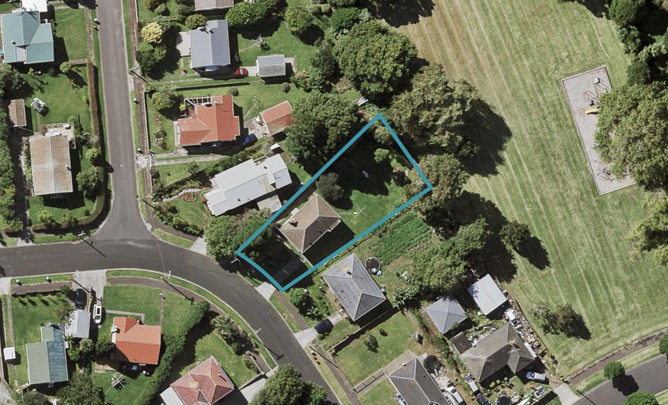 26 Taratoa Street, Point England, Auckland - Carousel 1