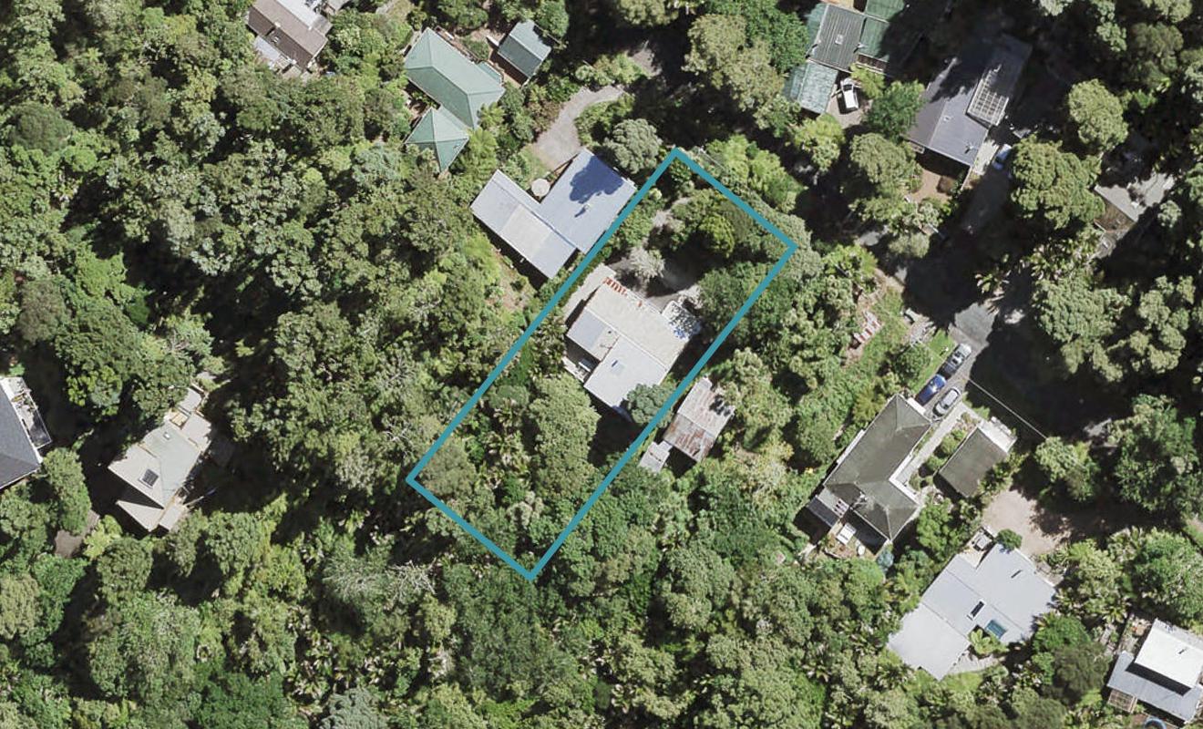 27 Valley Road, Titirangi, Auckland - Carousel 1