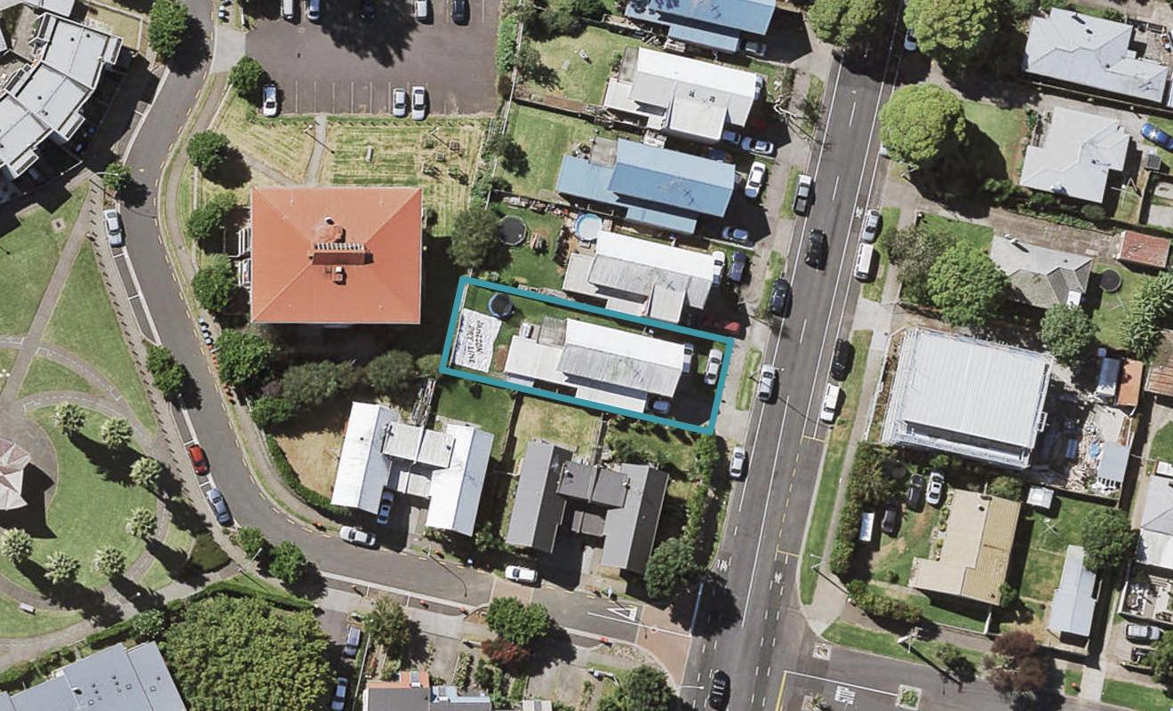 215 Pilkington Road, Point England, Auckland - Carousel 1