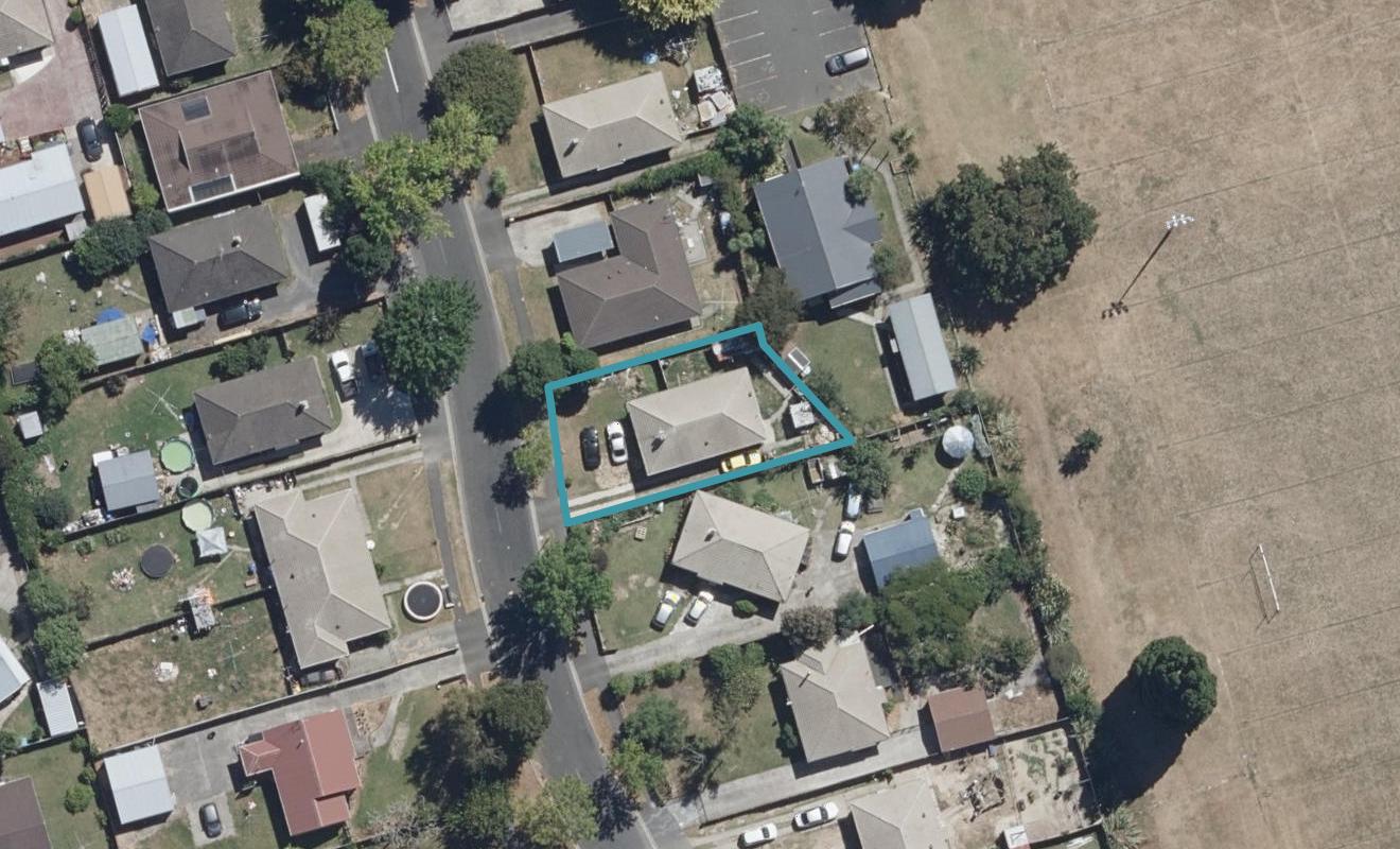 54 Sare Crescent, Fairfield, Hamilton - Carousel 1