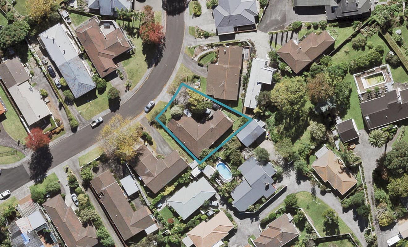 12 Wairata Place, Te Atatu South, Auckland - Carousel 1