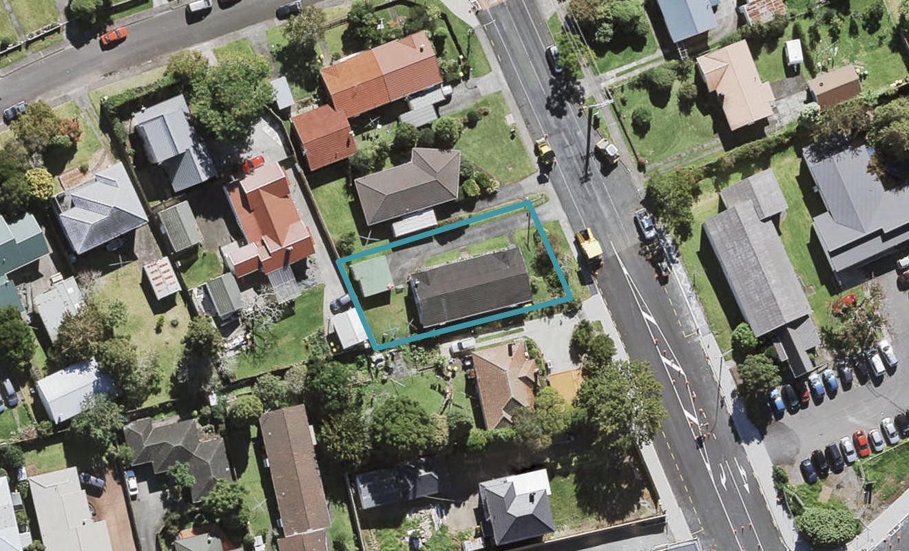 1/10 Flanshaw Road, Te Atatu South, Auckland - Carousel 1