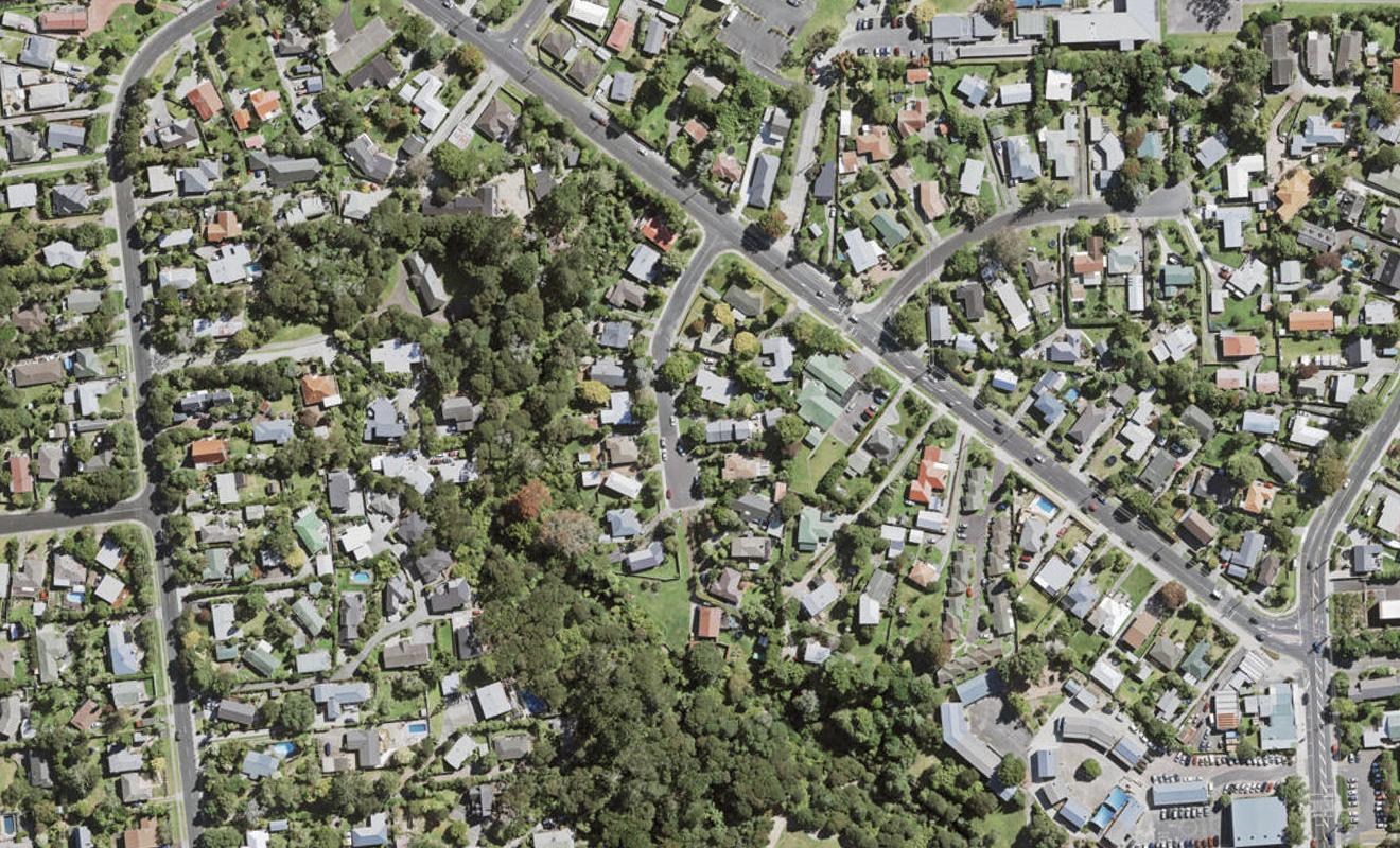 8 Willowbrook Place, Titirangi, Auckland - Carousel 1