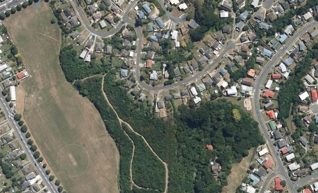 22 Spur Grove, Titahi Bay, Porirua - Carousel 1