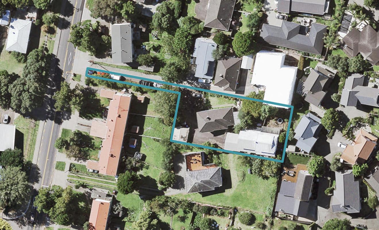 2/16 Crossfield Road, Glendowie, Auckland - Carousel 1