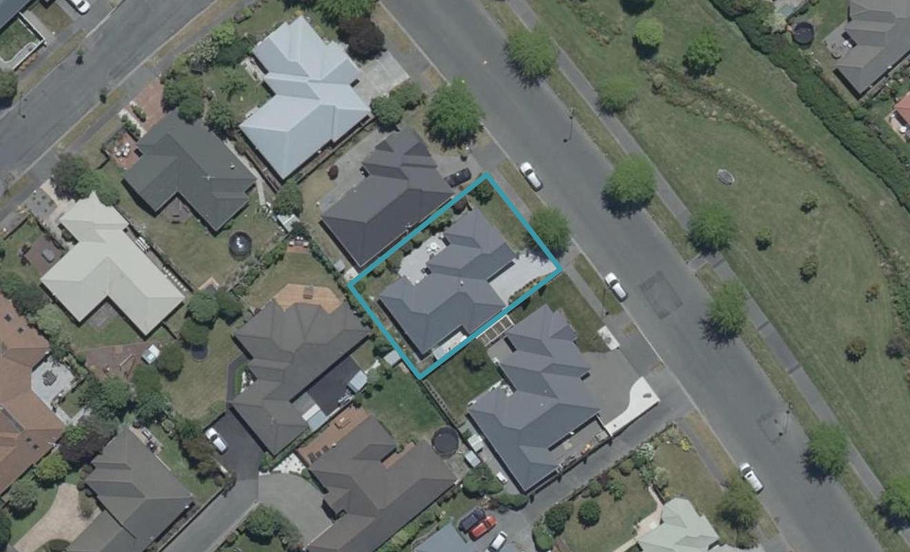 21 Putake Drive, Parklands, Christchurch - Carousel 1