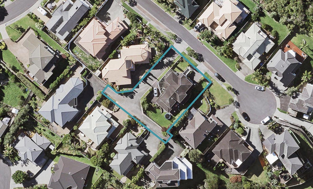 15 Gretna Green, Browns Bay, Auckland - Carousel 1