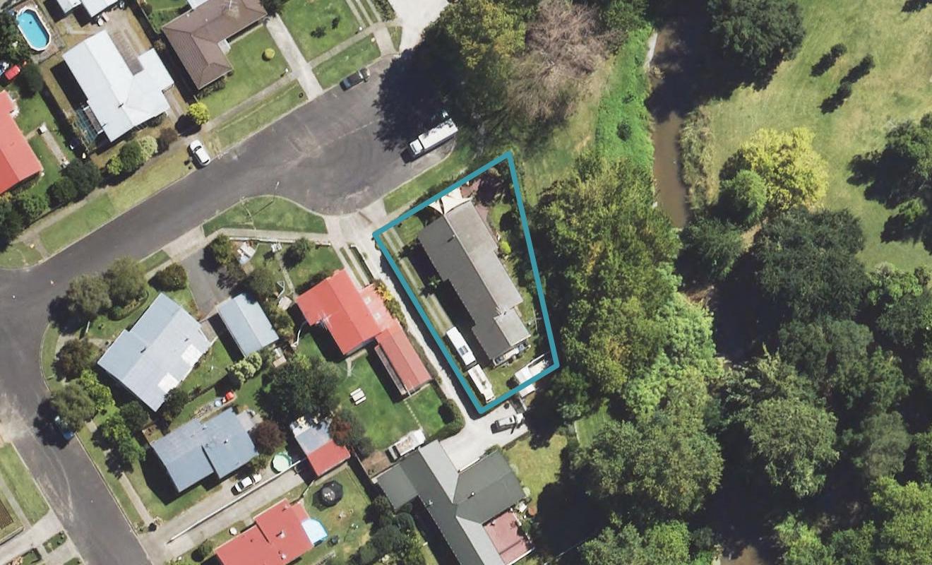 7 U'ren Place, Riverdale, Gisborne - Carousel 1
