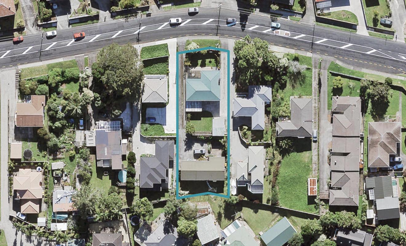 98 Golf Road, New Lynn, Auckland - Carousel 1
