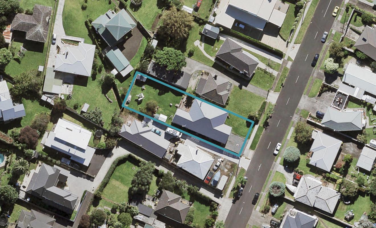 31 Shortt Avenue, Mangere Bridge, Auckland - Carousel 1