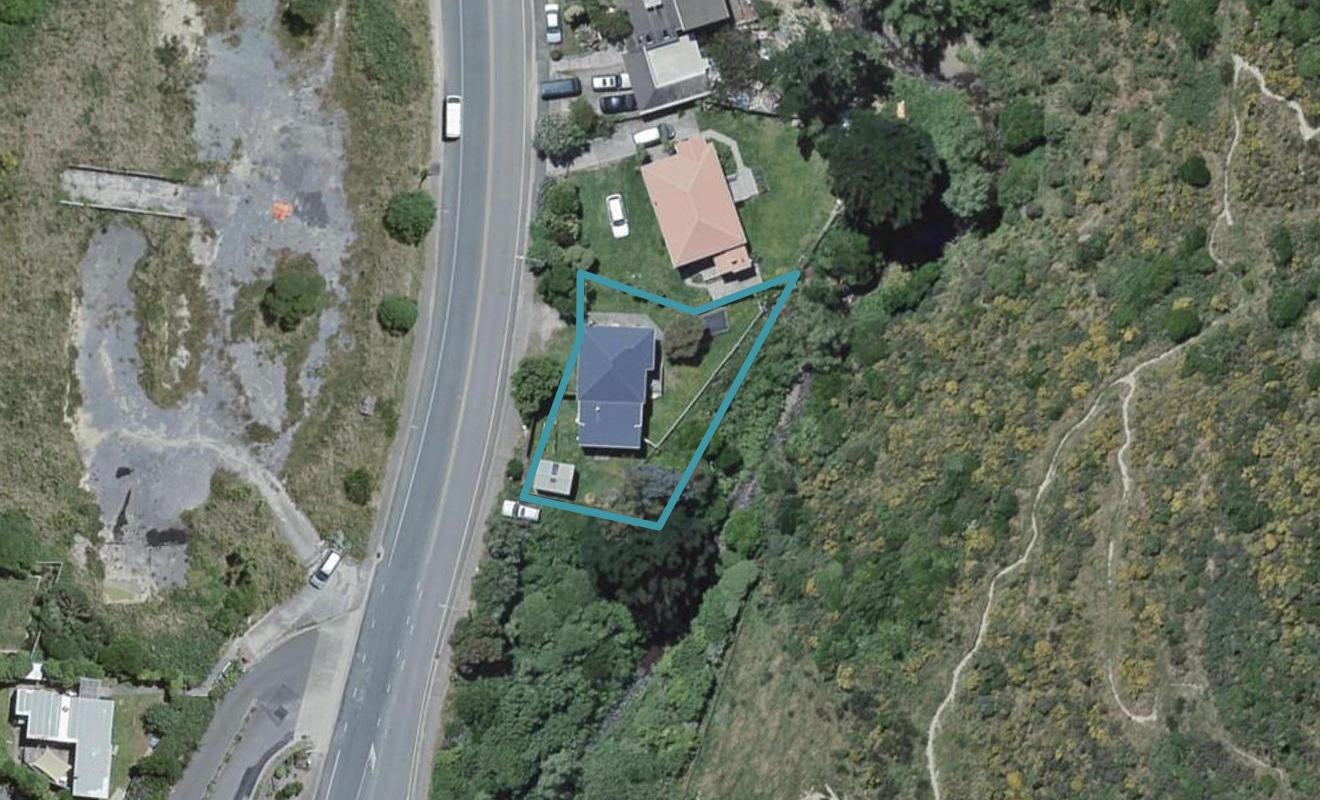 198 Happy Valley Road, Owhiro Bay, Wellington - Carousel 1