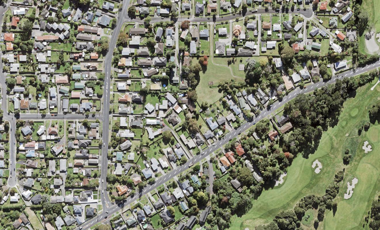 35 Golf Road, New Lynn, Auckland - Carousel 1