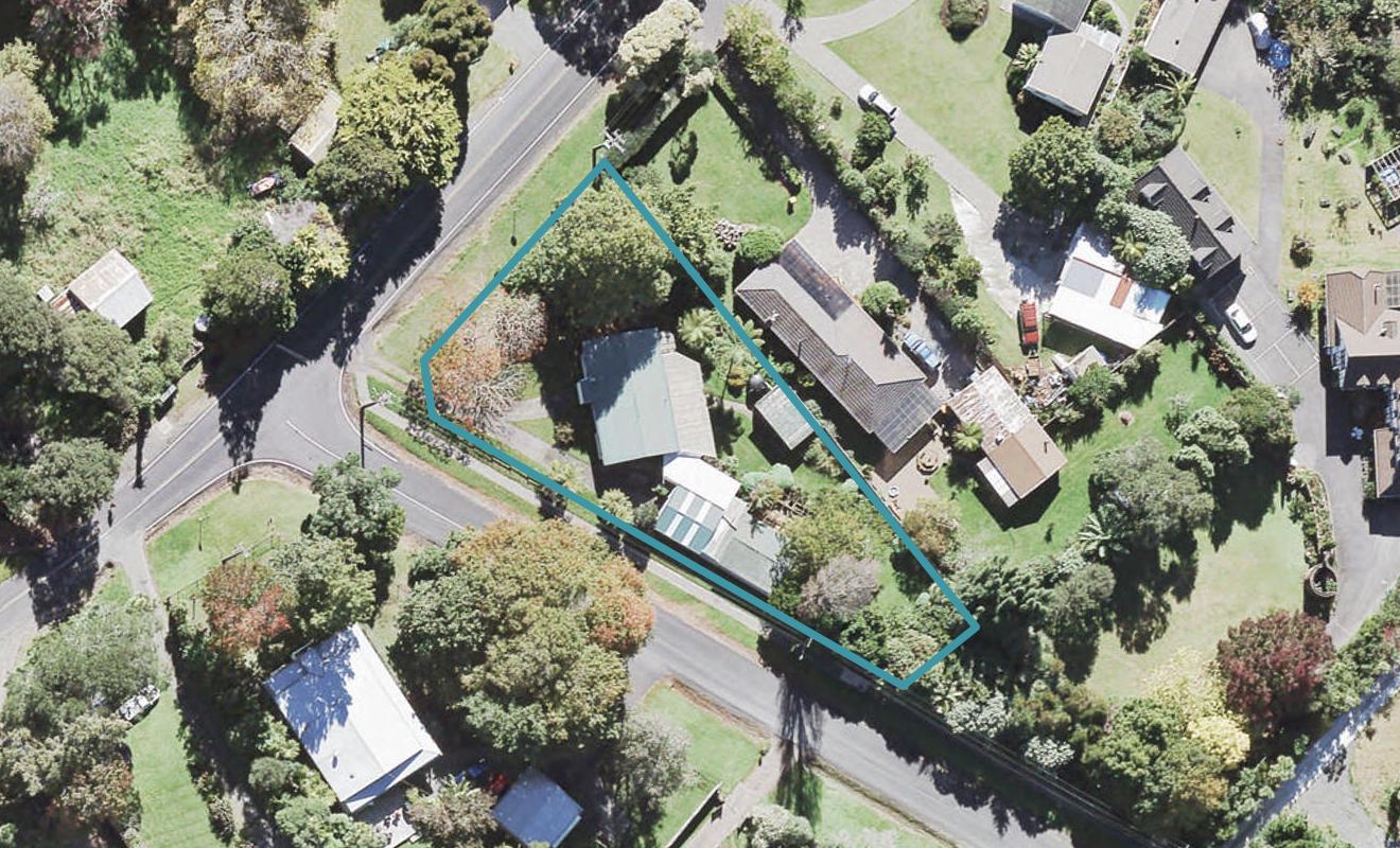 8 Opanuku Road, Henderson Valley, Auckland - Carousel 1