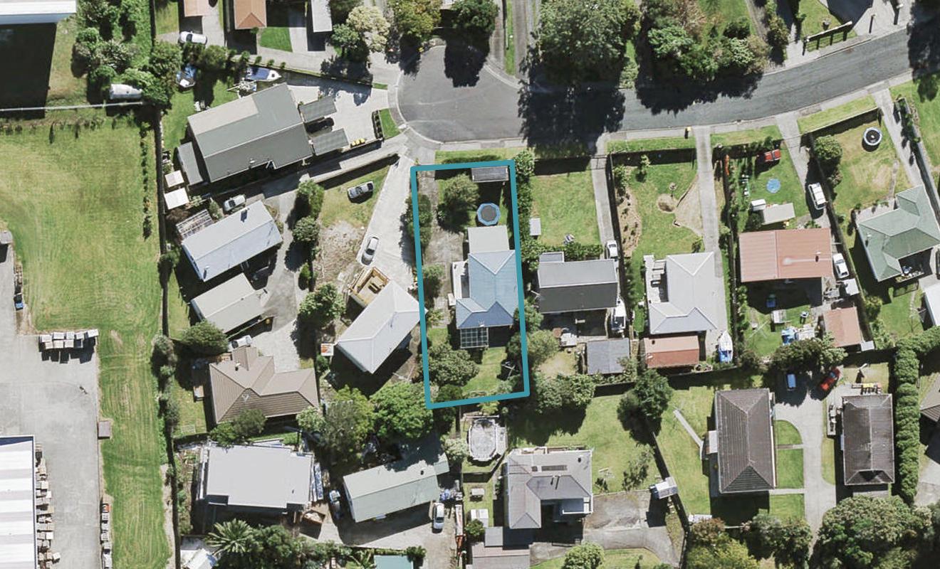16 Justin Place, Te Atatu Peninsula, Auckland - Carousel 1