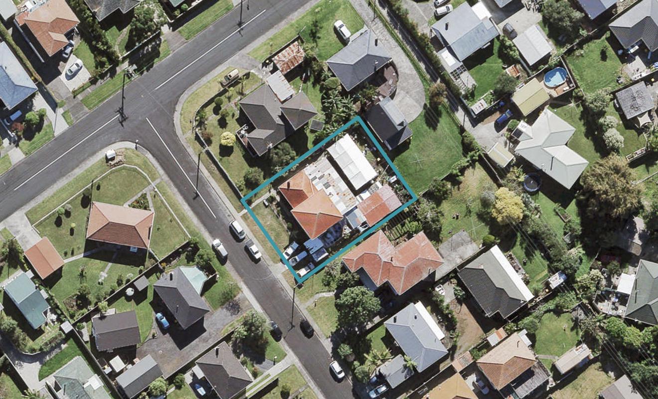 4 Poto Street, Te Atatu South, Auckland - Carousel 1