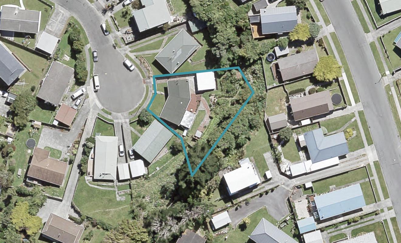 5 Becks Close, Kelson, Lower Hutt - Carousel 1