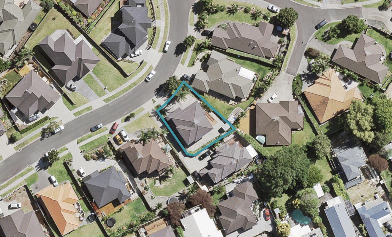 18A Leafield Crescent, Henderson, Auckland - Carousel 1