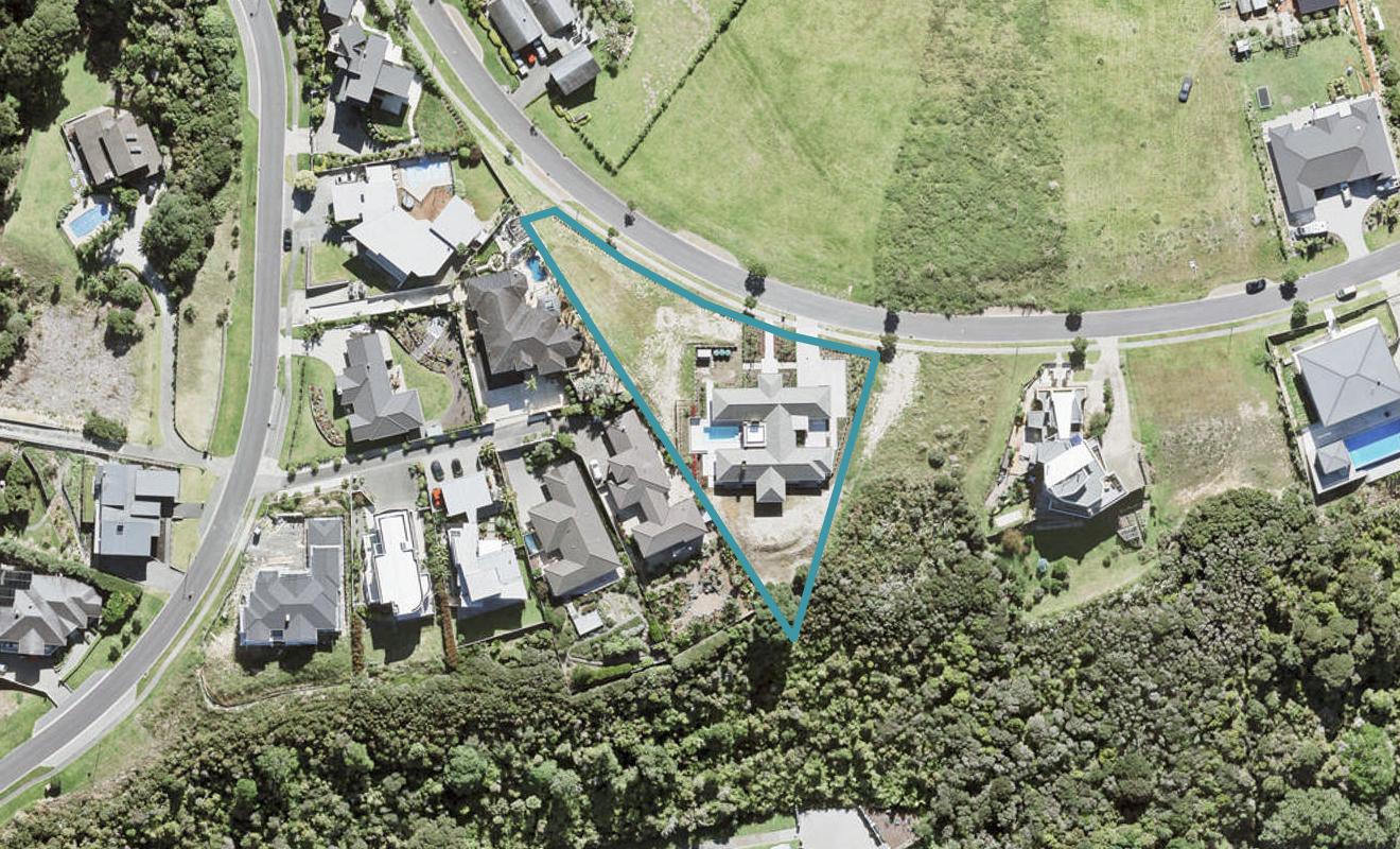 14 Balboa Drive, Matakatia, Whangaparaoa - Carousel 1