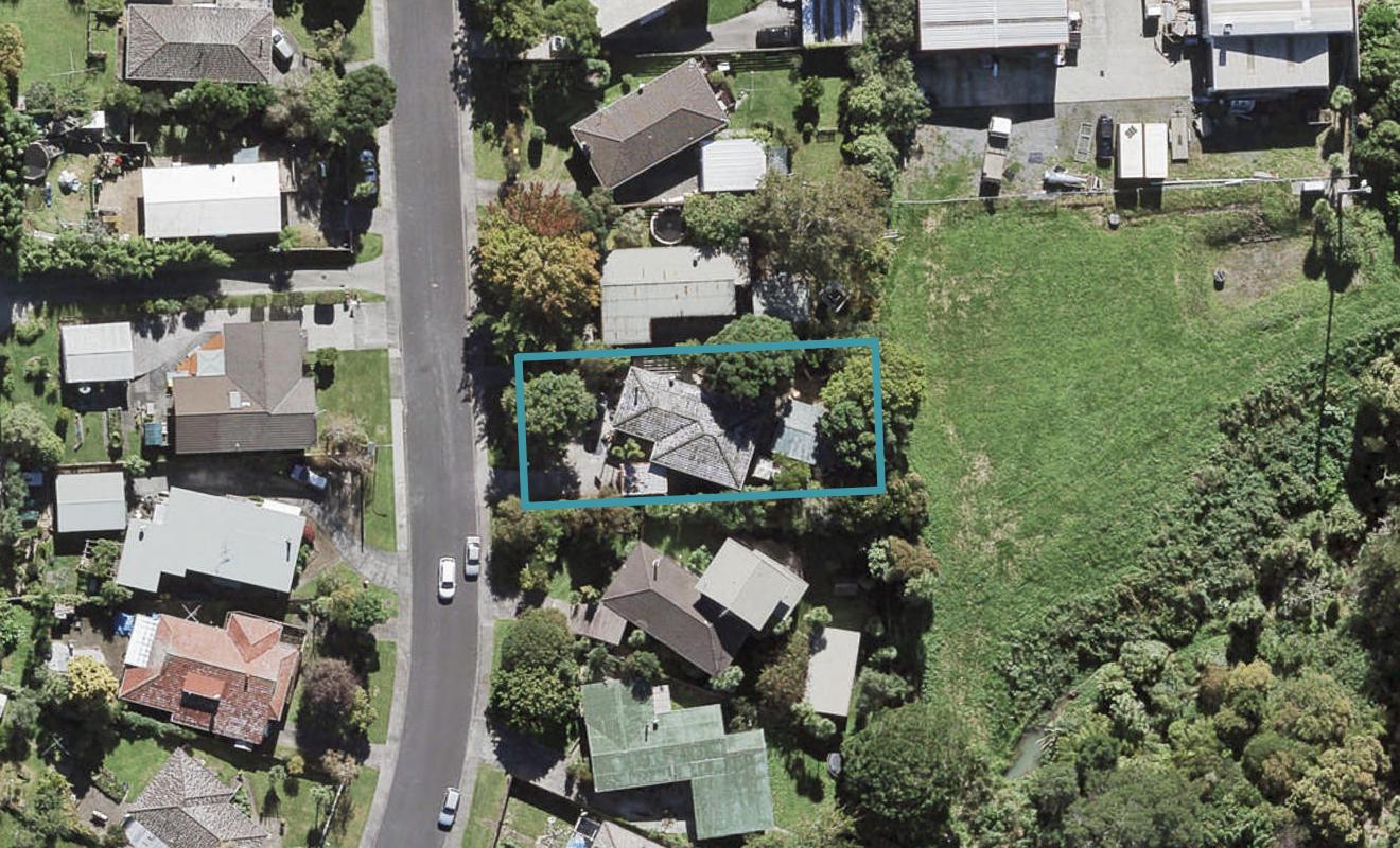 18 Finlow Drive, Te Atatu South, Auckland - Carousel 1