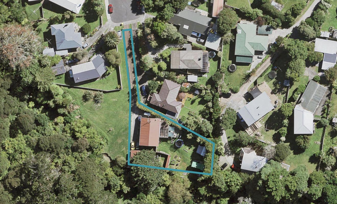 23 Willowbrook Place, Titirangi, Auckland - Carousel 1