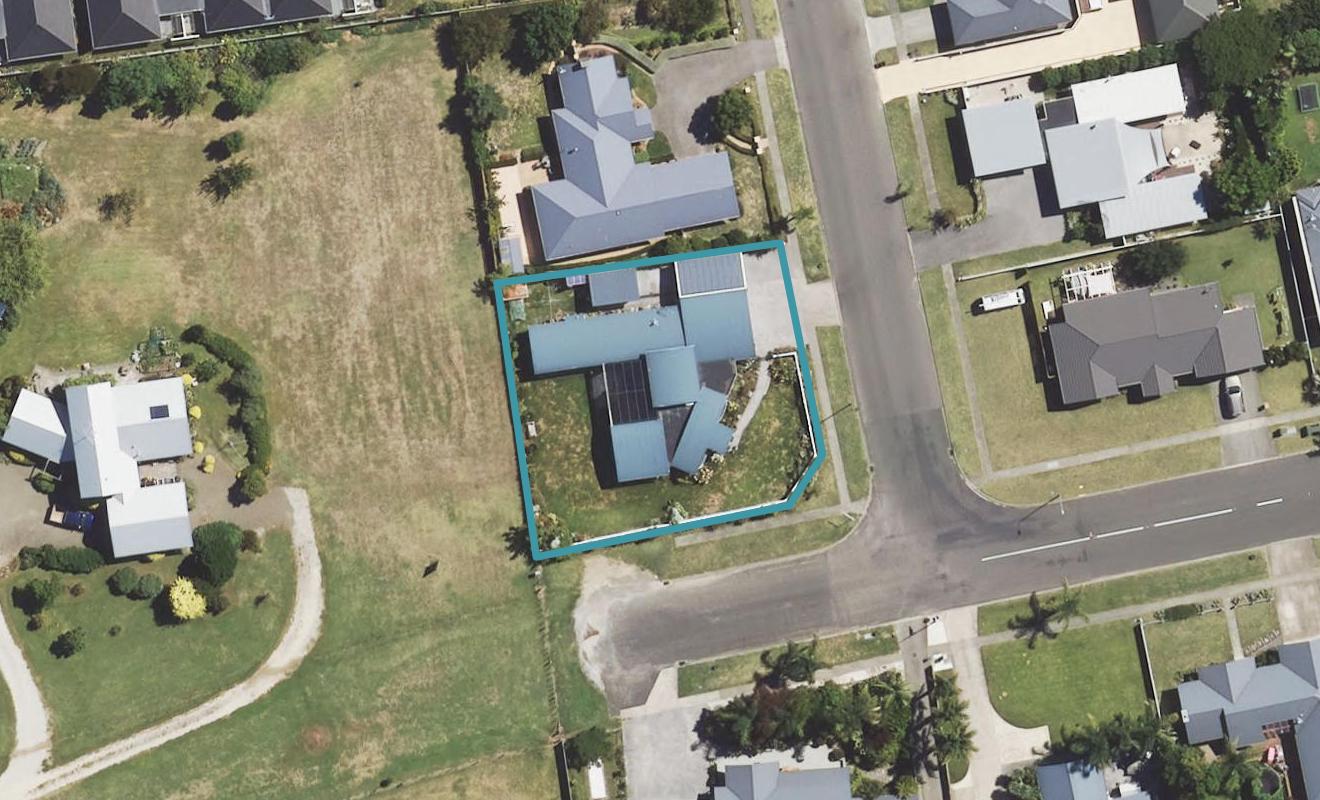 2 Joanne Street, Lytton West, Gisborne - Carousel 1