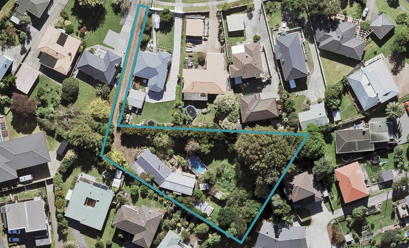 23 Covil Avenue, Te Atatu South, Auckland - Carousel 1
