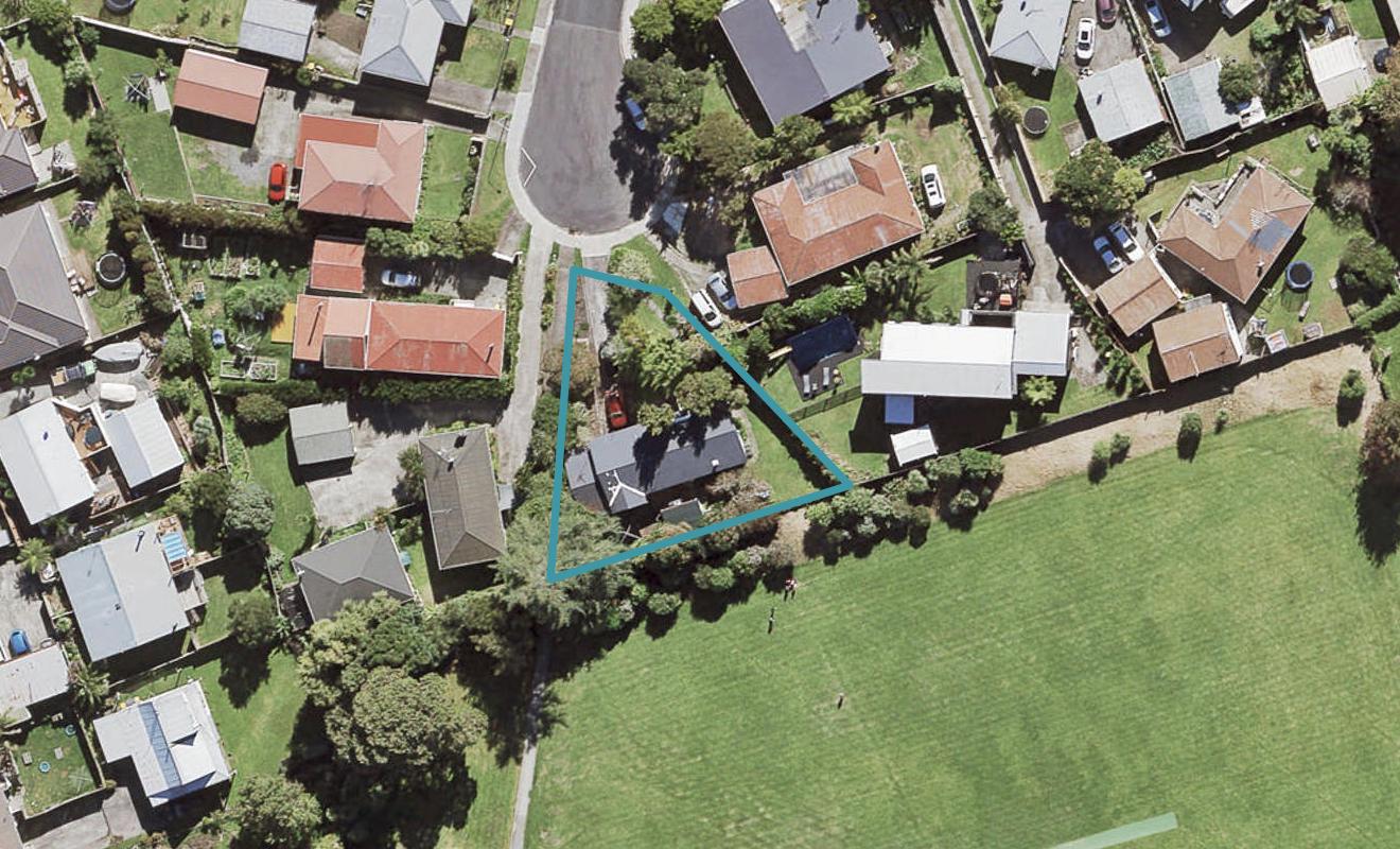16 Roseneath Place, Birkdale, Auckland - Carousel 1