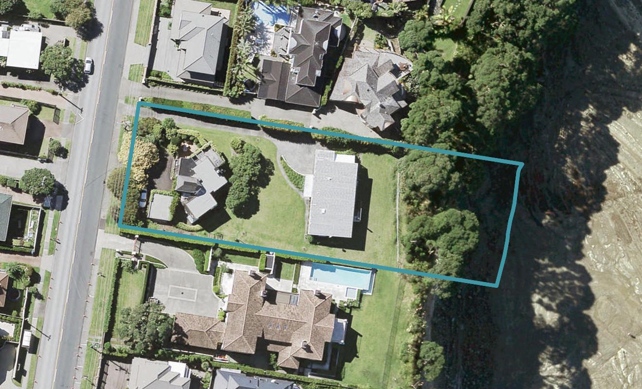 1/219 Beach Road, Campbells Bay, Auckland - Carousel 1