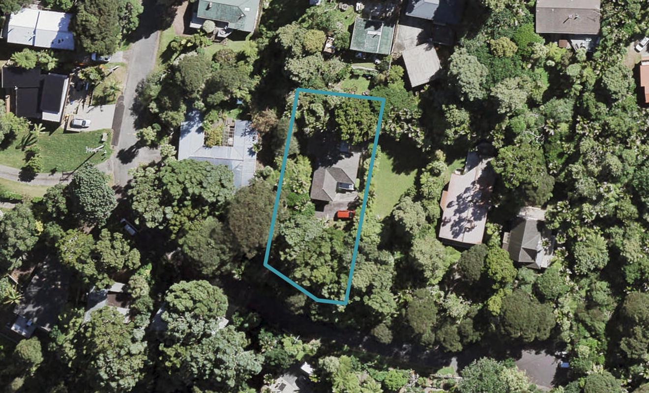 14 York Road, Titirangi, Auckland - Carousel 1