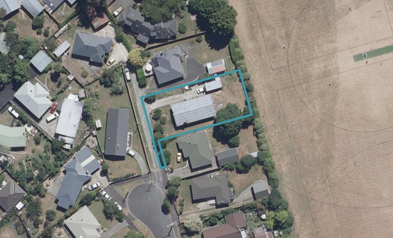 22 Defoe Avenue, Hillcrest, Hamilton - Carousel 1