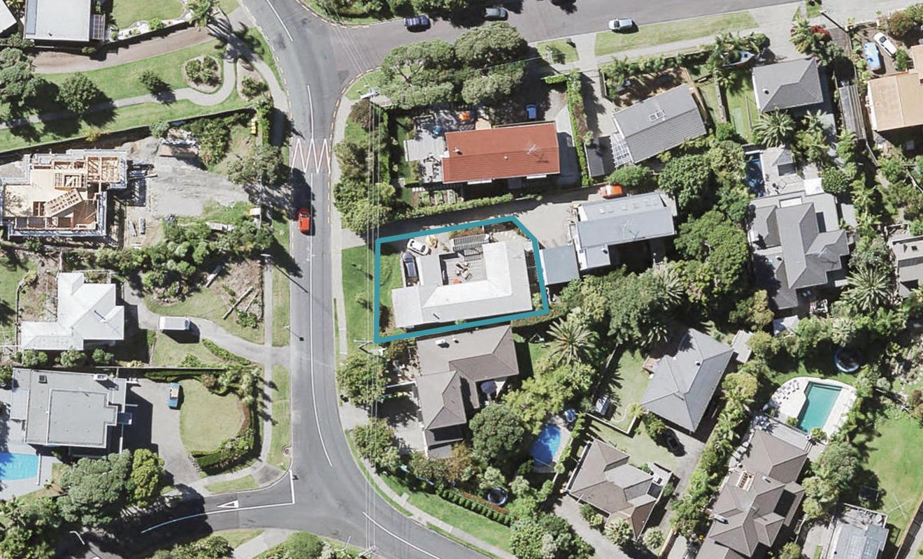 21 Lyons Avenue, Murrays Bay, Auckland - Carousel 1